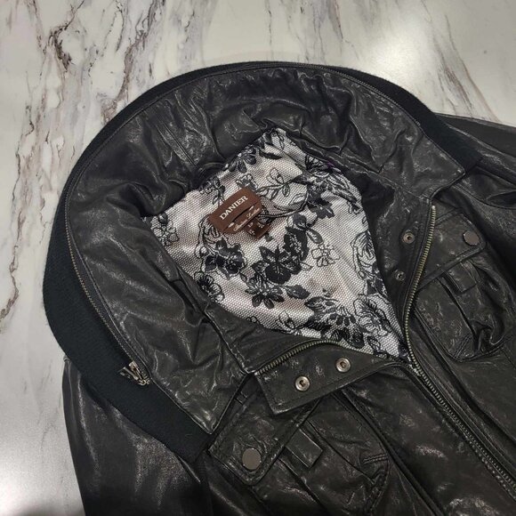 Ladies Leather Jacket - Picture 9 of 14